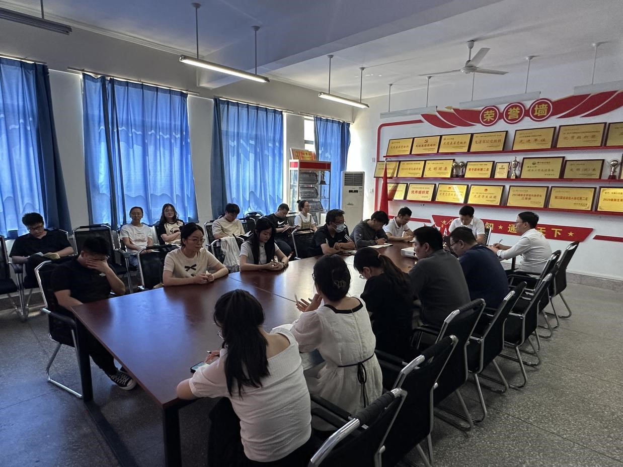 图片2.jpg 图片2.jpg