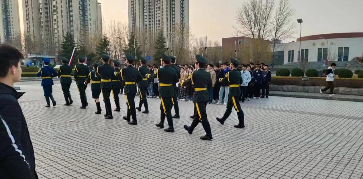 图片4.jpg 图片4.jpg